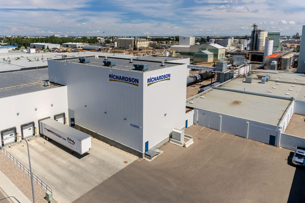 Richardson International’s canola crushing facility at Lethbridge, shown here in July 2016. (Photo courtesy Richardson International)
