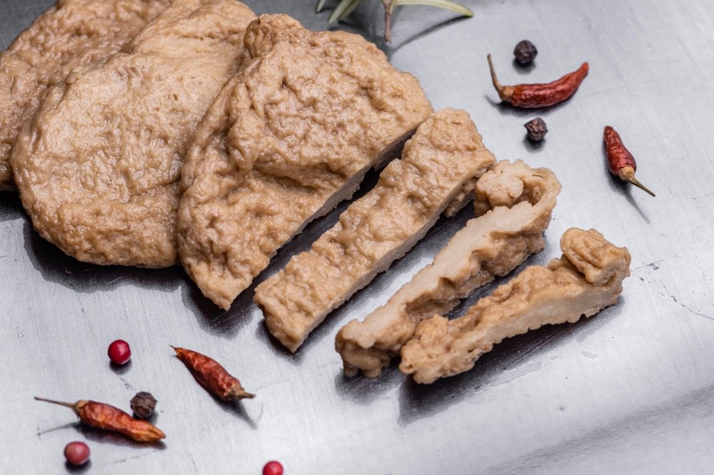 Among its other uses, wheat gluten goes into the making of plant-based meat analogues. (Romualdo Crissi/iStock/Getty Images)
