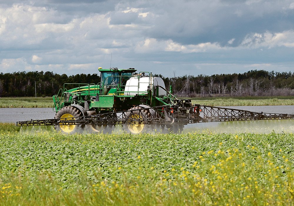Health Canada’s proposed new maximum residue levels for glyphosate would move them closer to American and international regulations. 
