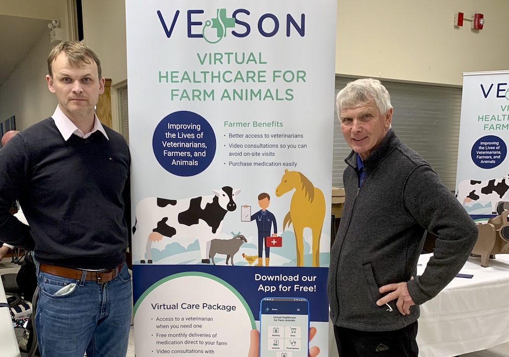 Colin (left) and Glen Yates, developers of VETSon.