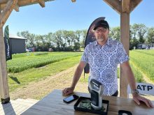 Dan Owen, director of agronomy for ATP demonstrates the leaf tissue function of his company’s Nutriscan scanner. Photo: Don Norman
