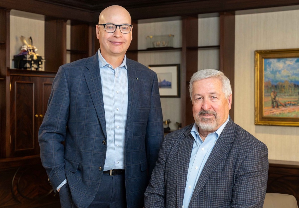Darwin Sobkow (left) and Curt Vossen.
Photo: Richardson International

