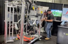 Canadian Dairy Xpo: Stress-free hoof trimming environment good for cows and people