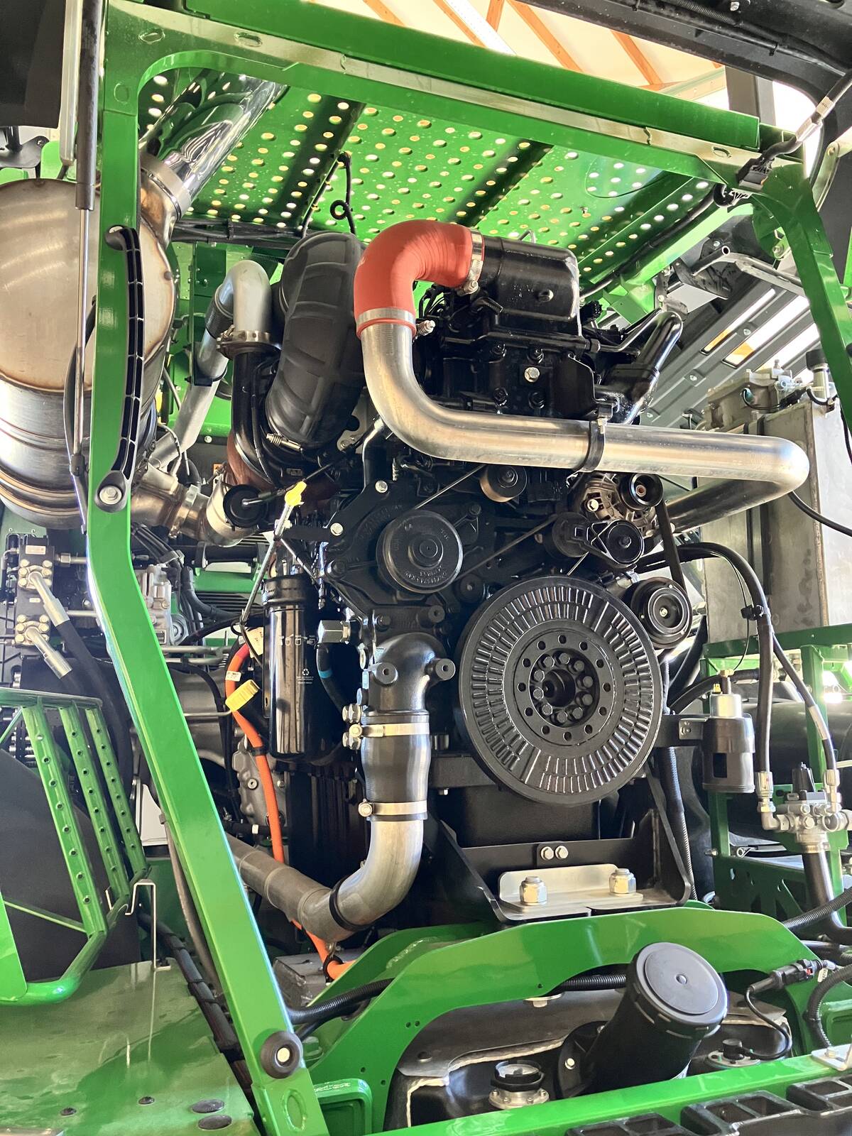 John Deere’s F8 Series come equipped with the JD14X, a 13.6 litre, six-cylinder engine installed across the entire range of F8 harvesters, delivering between 420-636 rated horsepower.  Photo: Greg Berg