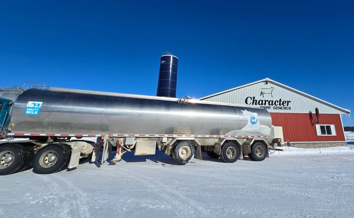 Lora Bender visited her friend, and Holstein Canada’s CEO, Greg Dietrich on his farm in Mildmay, Ont. – Character Holsteins – earlier this year. Photo: Lora Bender