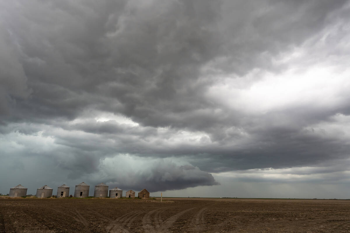 This week’s Prairie forecast shows several storm systems are setting up across the Prairies with potential for rain, freezing rain and snow. Photo: Getty Images Plus
